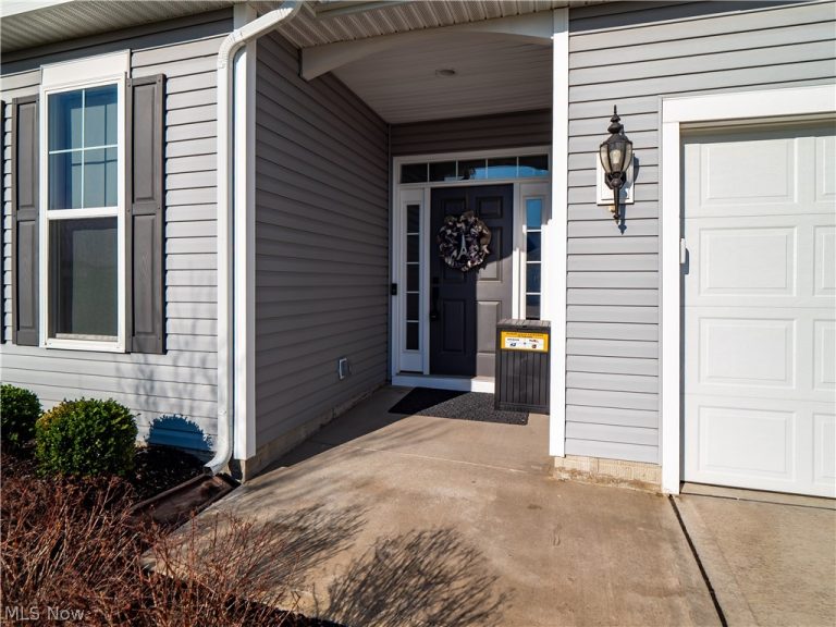 157 Kensington Way, Elyria, OH - Photo 5