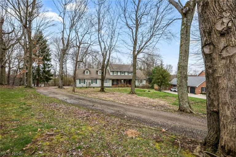 1760 Innisbrook Lane, Zanesville, OH - Photo 2