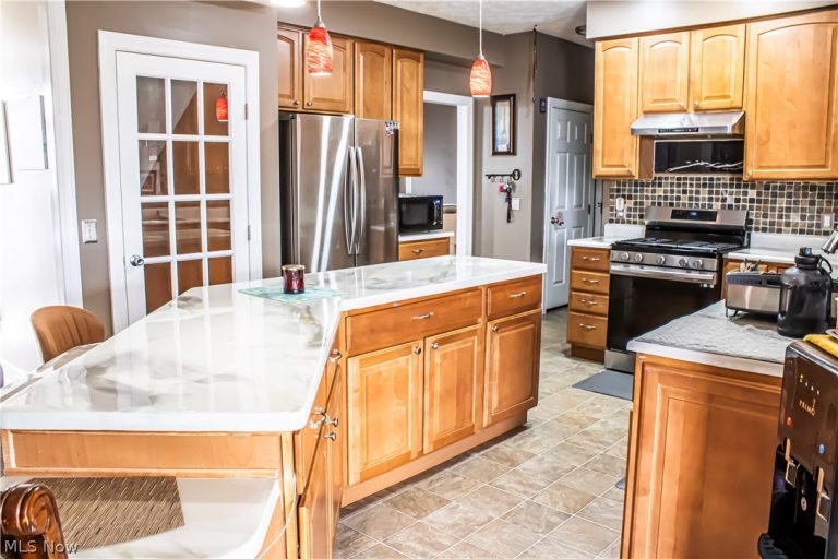 4125 Southwyck Road, Uniontown, OH - Photo 6