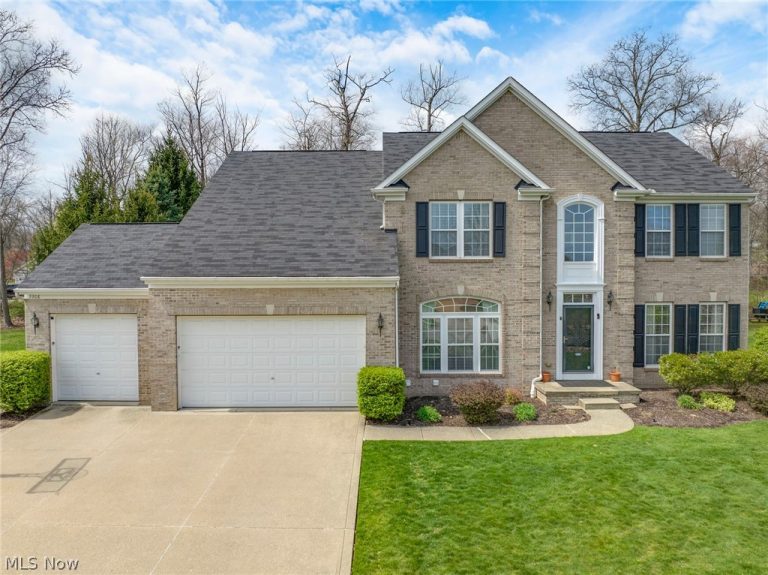 9308 Ashcroft Lane, Twinsburg, OH, 44087