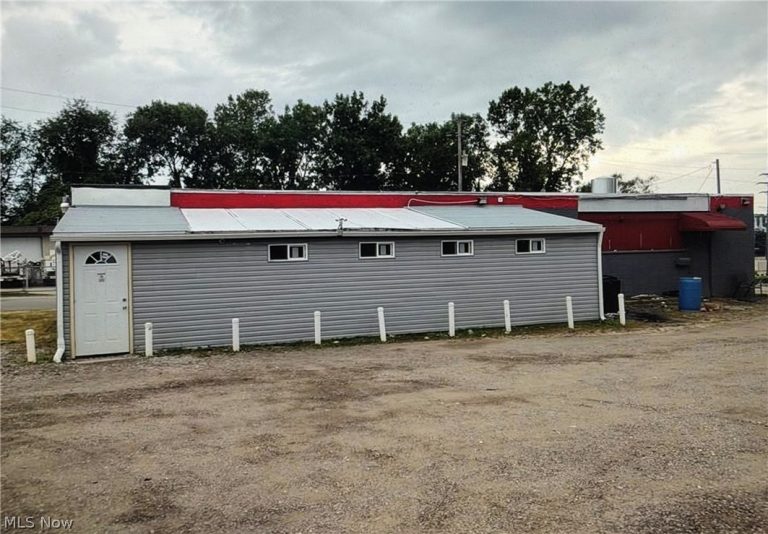 561 Seiberling Street, Akron, OH - Photo 2