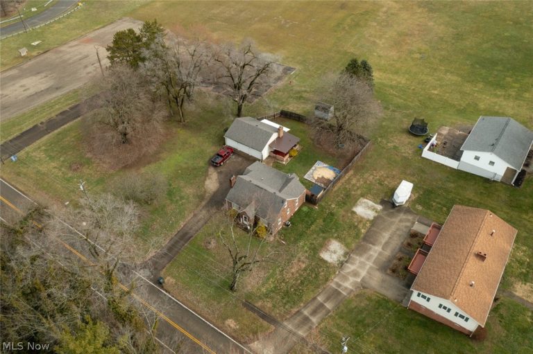 1402 Chapel Street, Louisville, OH - Photo 3