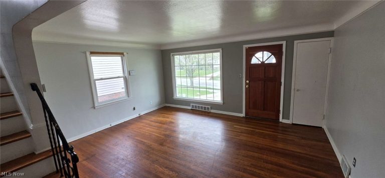 12304 Tonsing Drive, Garfield Heights, OH - Photo 4