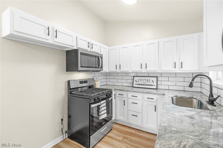 1332 Carnegie Avenue, Akron, OH - Photo 8