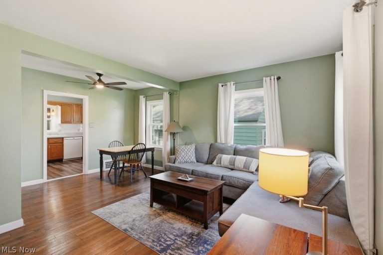 1620 Sackett Avenue, Cuyahoga Falls, OH - Photo 3