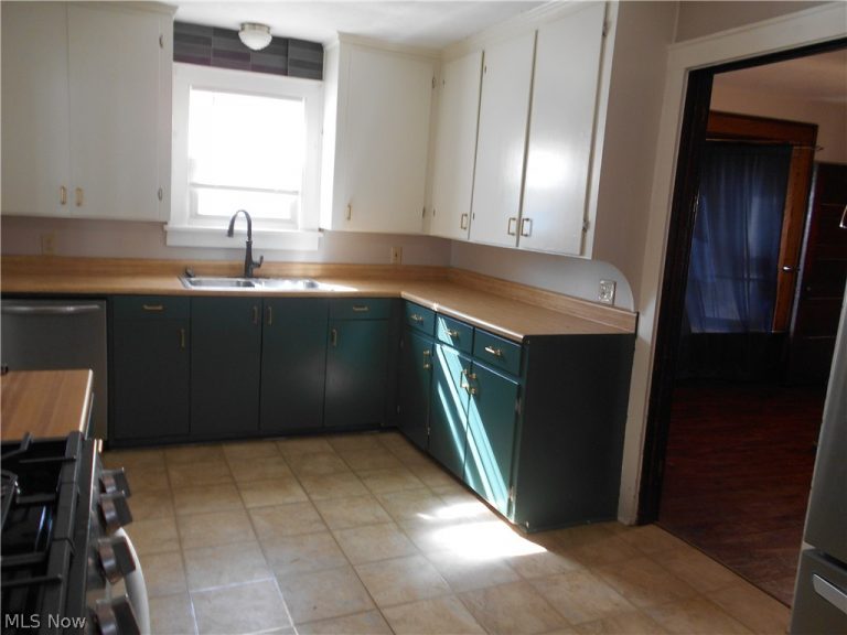 219 17th Street, Barberton, OH - Photo 6