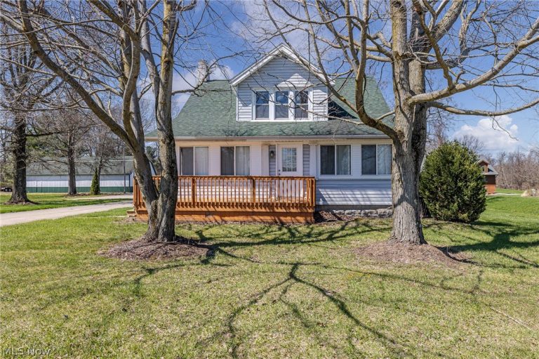 16118 Cowley Road, Grafton, OH, 44044