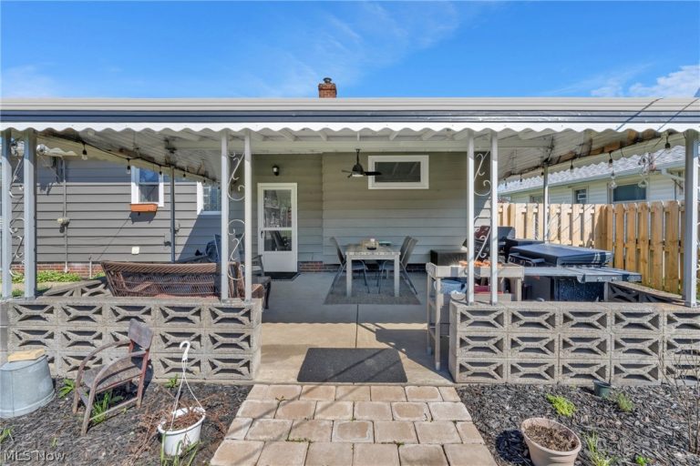 5590 Queens Highway, Parma, OH - Photo 6