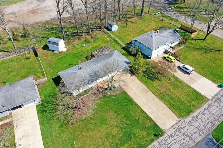 834 Pleasant Street, Warren, OH - Photo 3