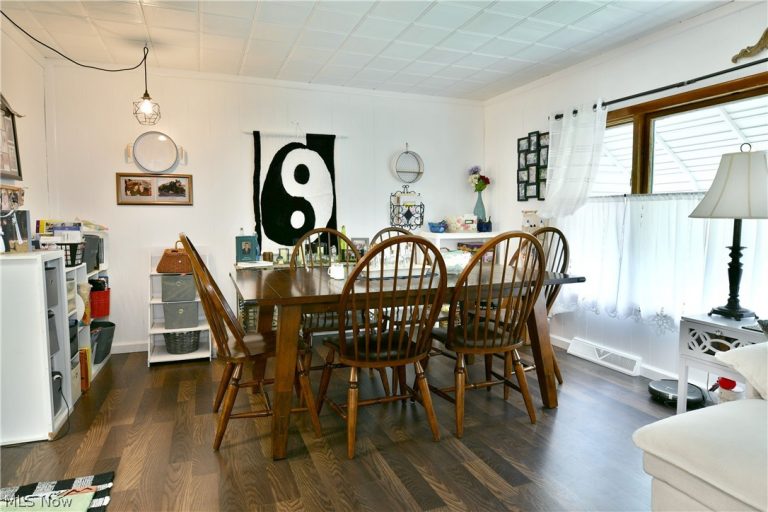 230 High Avenue, Niles, OH - Photo 8