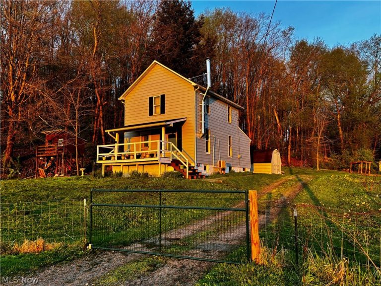 8087 Magnet Road, Minerva, OH, 44657