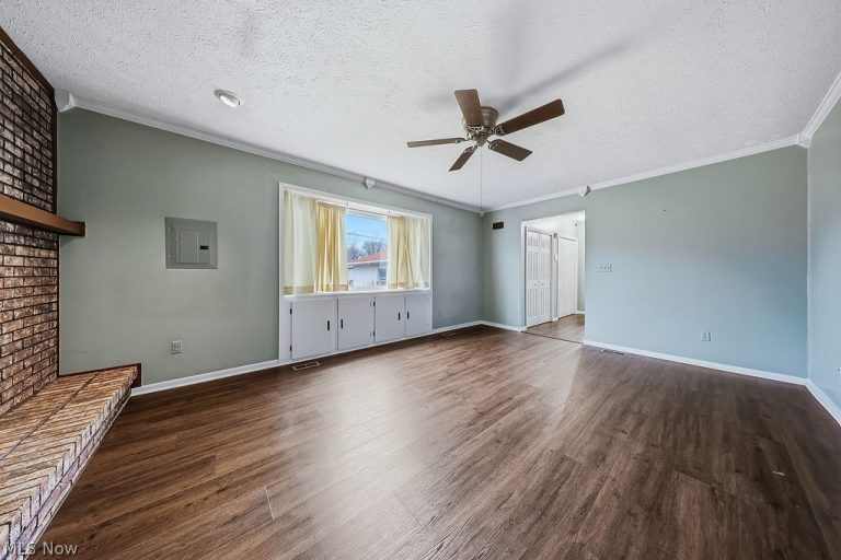 4882 Southwood Drive, Brooklyn, OH - Photo 6