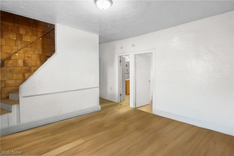 511 Brown Street, Akron, OH - Photo 3