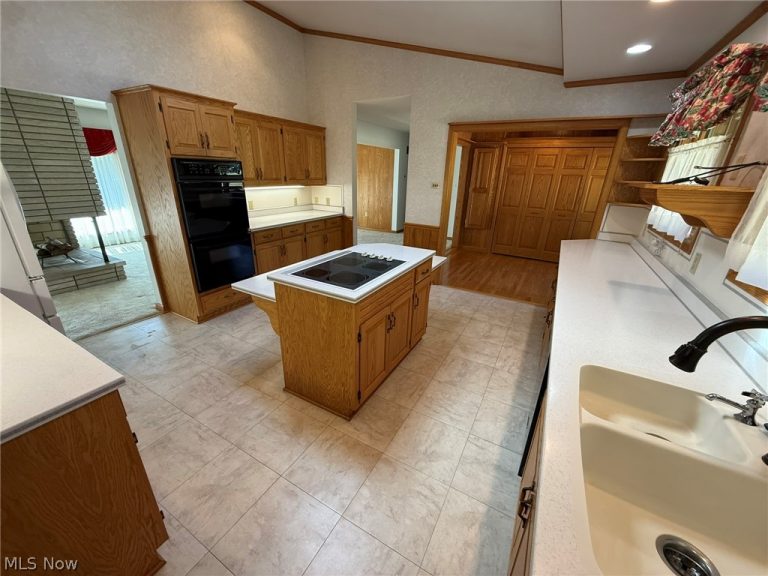 2902 Downeys Hill Drive, Dover, OH - Photo 3