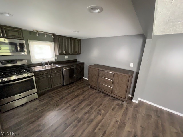 17911 Davis Road, Lake Milton, OH - Photo 6