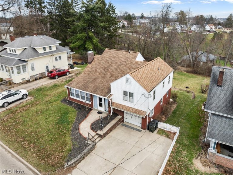 211 Marietta Street, St Clairsville, OH - Photo 3