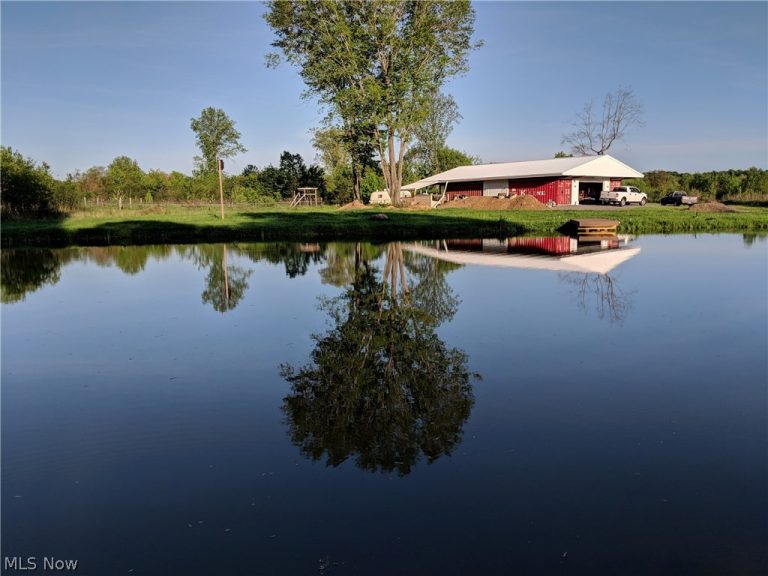 100 Cottage Grove Drive, Youngstown, OH - Photo 3