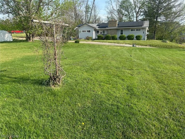 2407 36th Street, Parkersburg, WV - Photo 2
