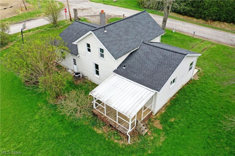 6979 Thompson Clark Road, Bristolville, OH - Photo 3