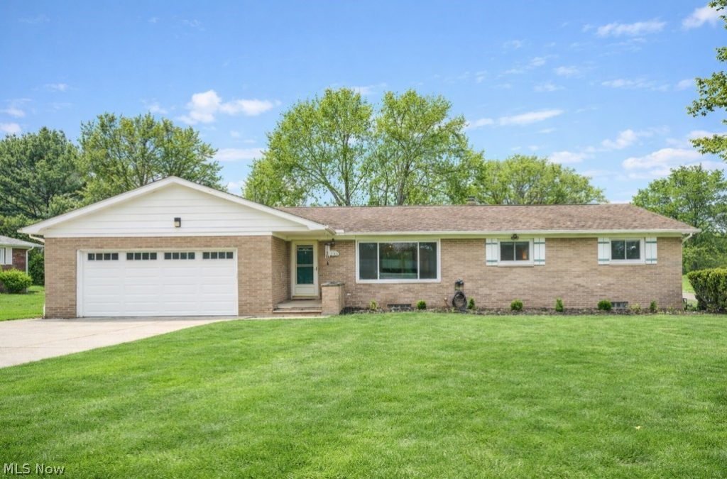 5008 Laddie Drive, New Franklin, OH