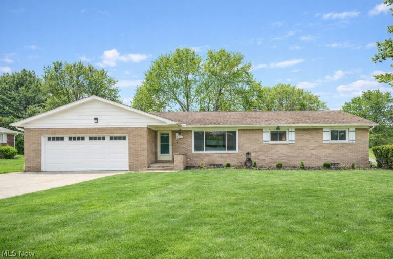 5008 Laddie Drive, New Franklin, OH, 44319