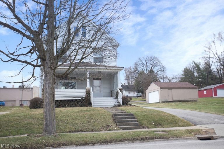 24 Sexton Street, Struthers, OH - Photo 2