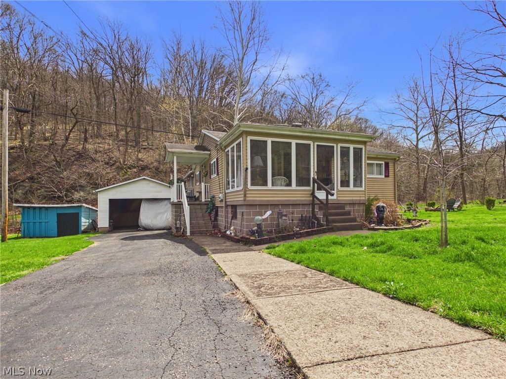 4351 County Road 17, Rayland, OH