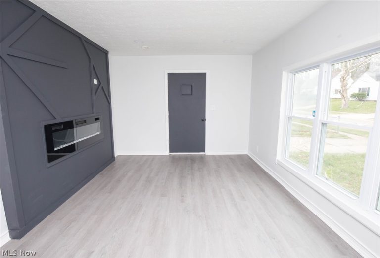 1326 Crestview Avenue, Akron, OH - Photo 5