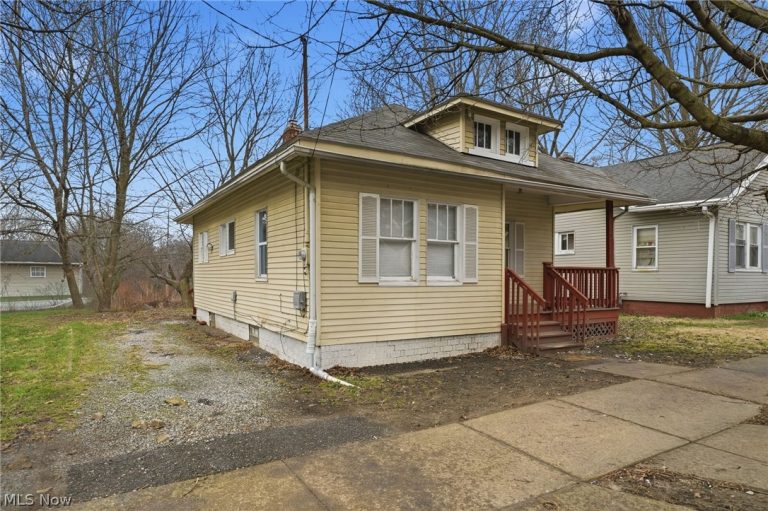262 Sobul Avenue, Akron, OH - Photo 2