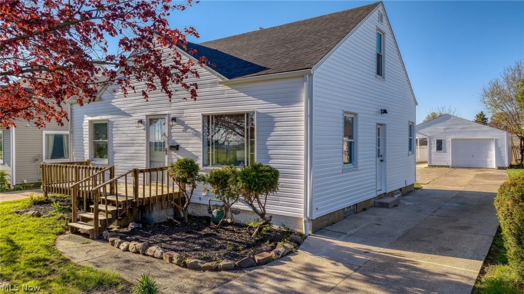 2127 Quayle Drive, Akron, OH