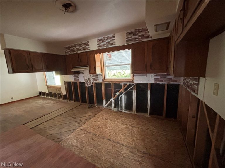 4672 Veterans Boulevard, New Cumberland, WV - Photo 6