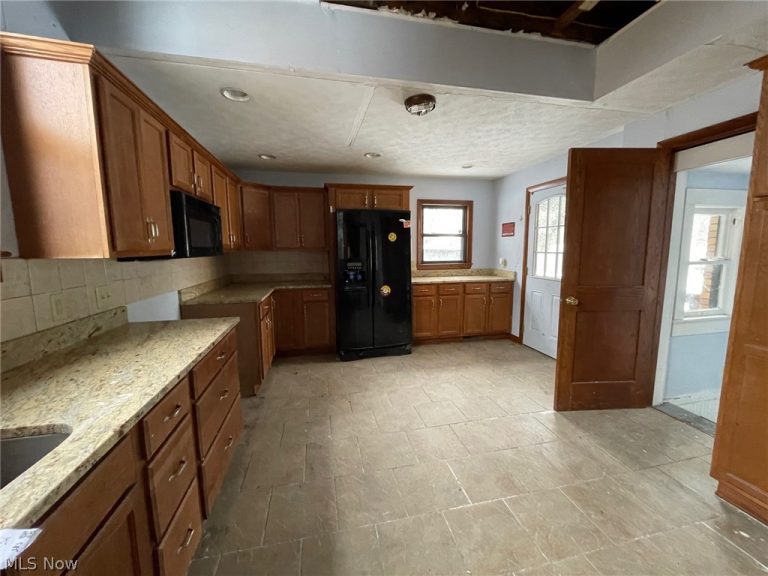 340 Prospect Street, Ravenna, OH - Photo 4