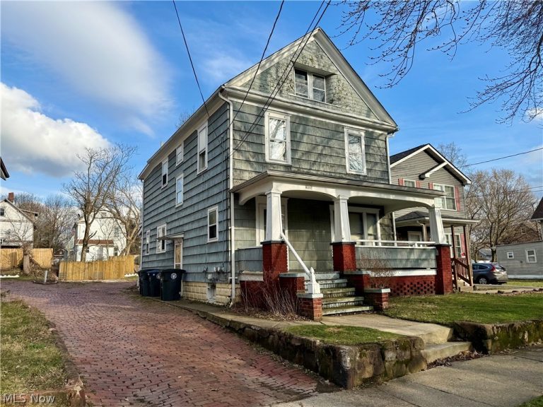 1383 Curtis Street, Akron, OH - Photo 2