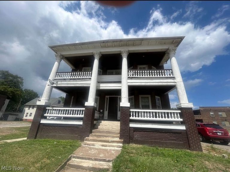 8915 Saint Clair Avenue, Cleveland, OH, 44108