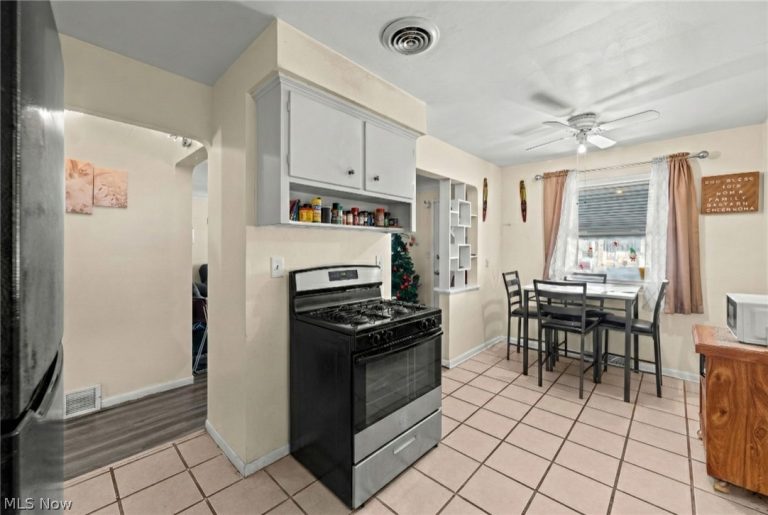 3817 Woodbridge Avenue, Cleveland, OH - Photo 8