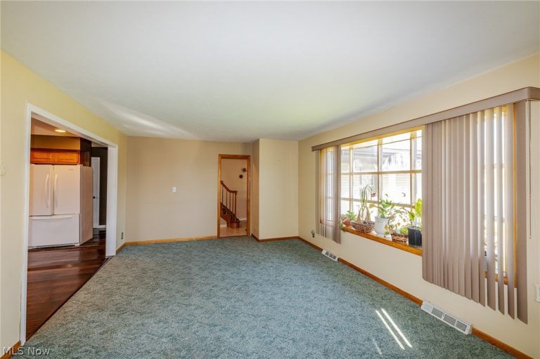 490 Mapleview Drive, Seven Hills, OH - Photo 5