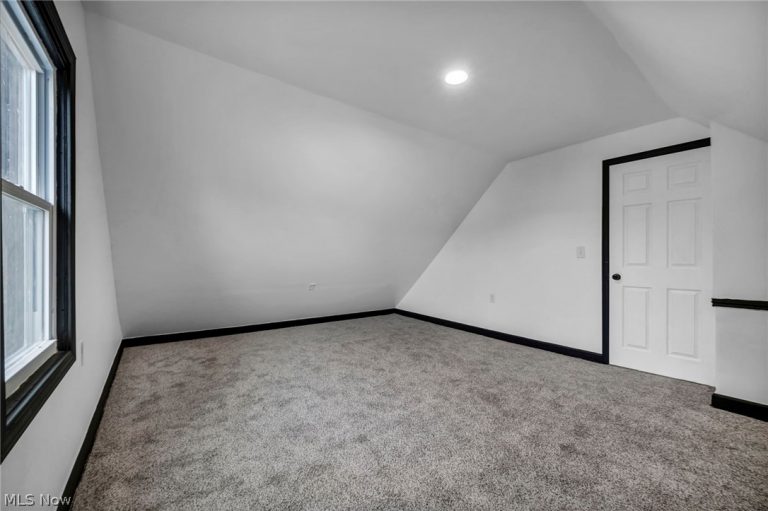 12001 Oakview Avenue #UP, Cleveland, OH - Photo 8