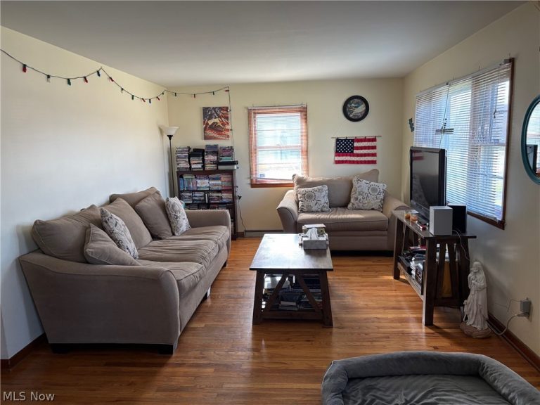 1920 Schiller Avenue, Cuyahoga Falls, OH - Photo 4