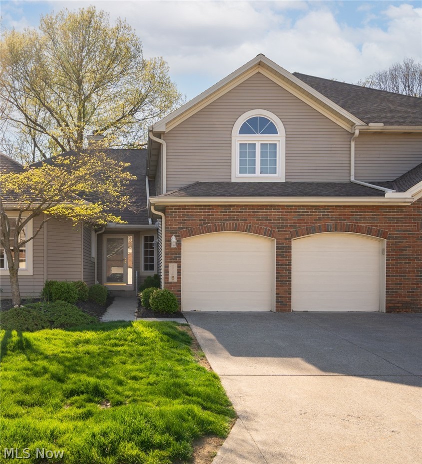 119 Ambleside Way, Amherst, OH