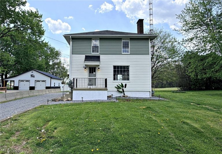 696 Ohio Avenue, Sebring, OH - Photo 2