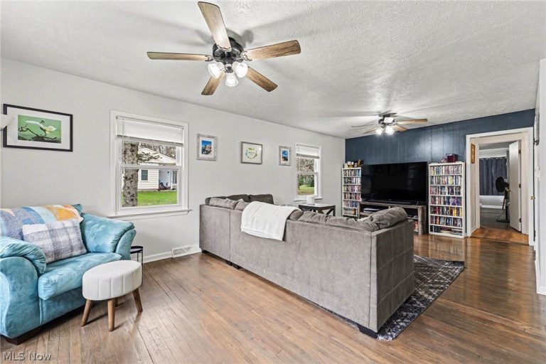 7714 Hopkins Road, Mentor, OH - Photo 4