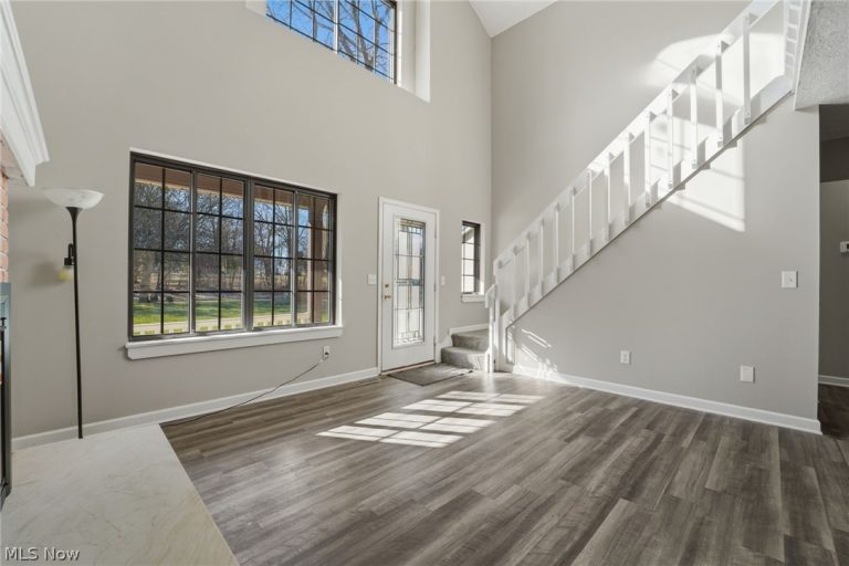 9211 Sugarbush Drive, Mentor, OH - Photo 2