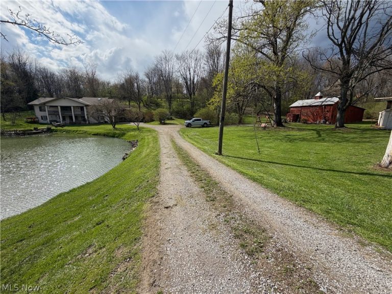 16213 Park Way, East Liverpool, OH - Photo 3