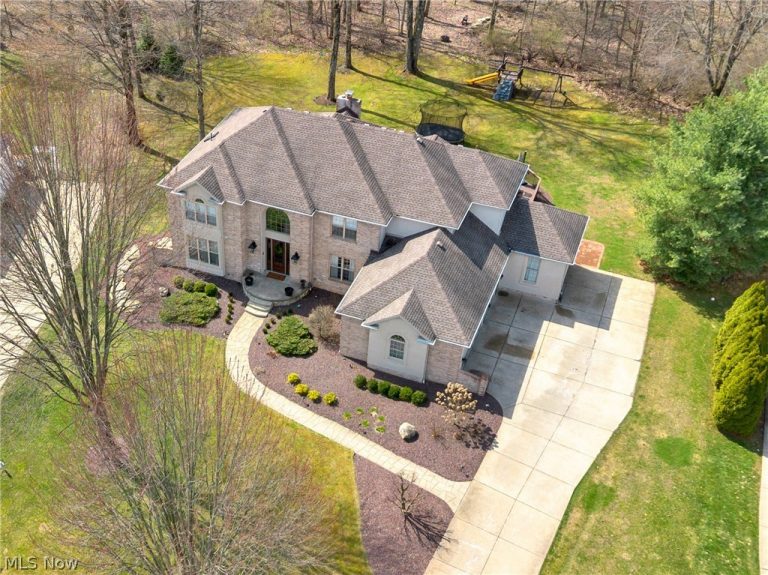 5315 Cloisters Drive, Canfield, OH - Photo 3