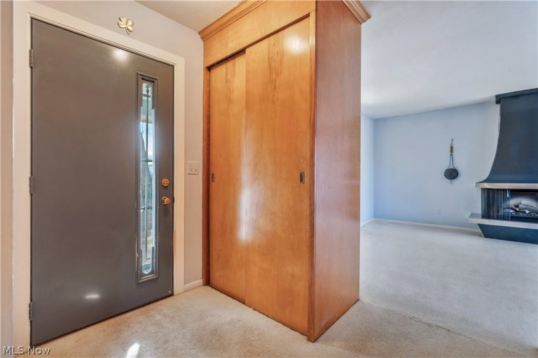 1381 Circle Hill Road, North Canton, OH - Photo 3