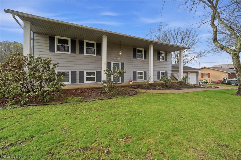 3770 Dotwood Street, North Canton, OH - Photo 2