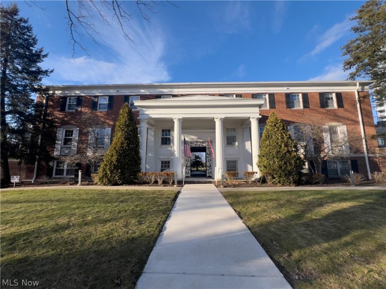 19901 Van Aken Boulevard #7, Shaker Heights, OH, 44122