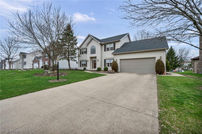 17200 GREENWOOD Drive, Strongsville, OH - Photo 2