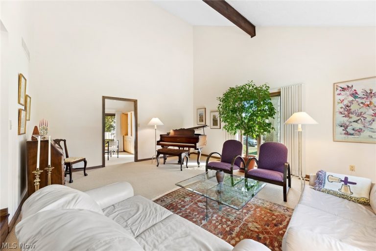 960 Poulsen Drive, Akron, OH - Photo 3