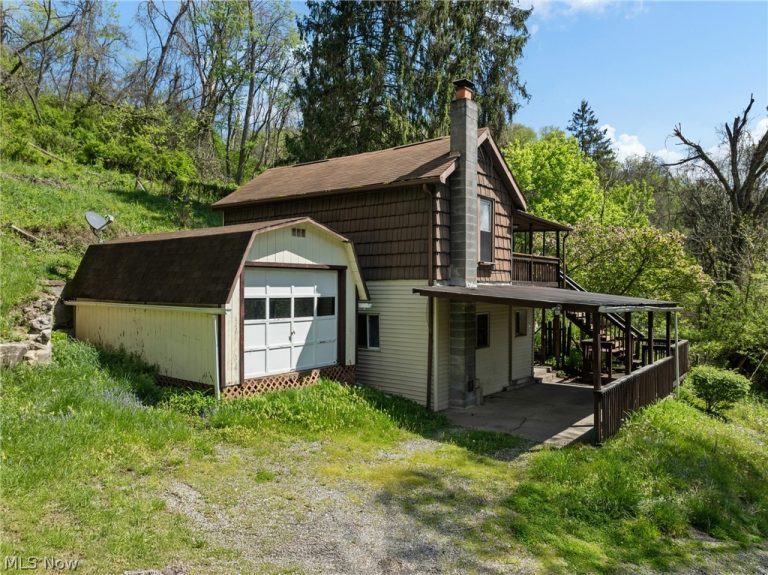 710 Cemetery Road, Martins Ferry, OH - Photo 3